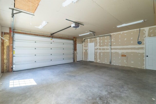 38415 N Hatch Rd, Deer Park, WA 99006 - garage with a garage door opener