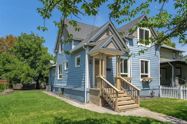215 E 18th Ave, Spokane, WA 99203 - view of front of house featuring roof with shingles