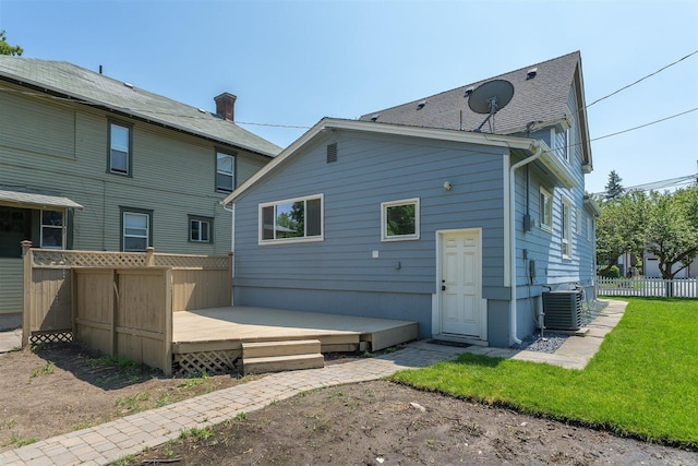 215 E 18th Ave, Spokane, WA 99203 - back of property with a wooden deck