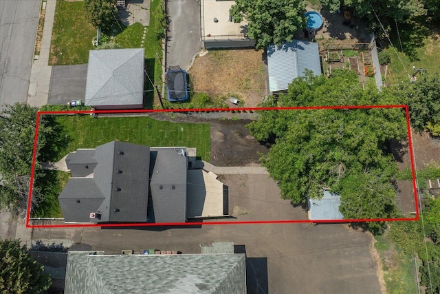 215 E 18th Ave, Spokane, WA 99203 - aerial overview of property's location featuring property boundaries highlighted