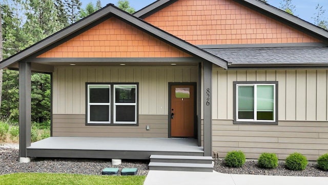 826 Thomas Ln, Newport, WA 99156 - view of front facade with a shingled roof