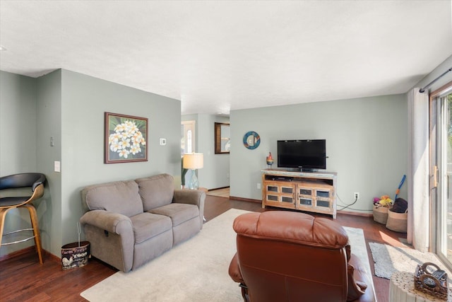 1616 N Ritchey Rd, Reardan, WA 99029 - living room featuring wood finished floors and baseboards
