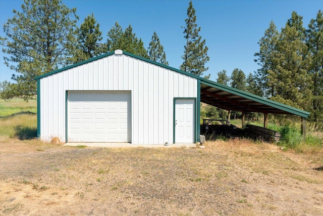1616 N Ritchey Rd, Reardan, WA 99029 - garage featuring a garage and dirt driveway
