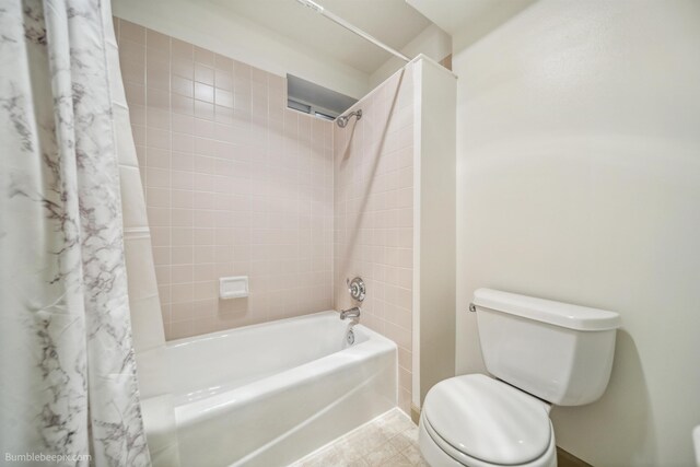 706 S Shelley Lake Ln, Veradale, WA 99037 - full bath featuring double vanity and shower / tub combo with curtain