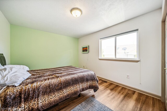706 S Shelley Lake Ln, Veradale, WA 99037 - bathroom featuring toilet and tile patterned floors