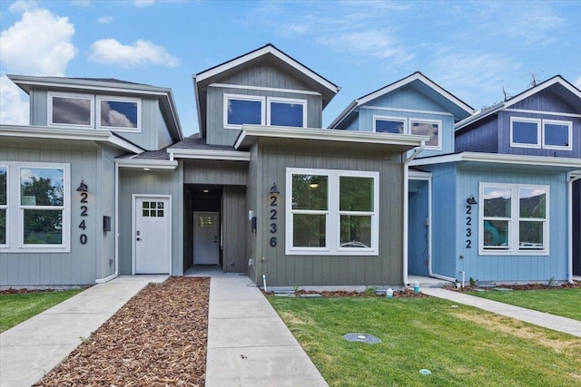 2236 E 4th Ave, Spokane, WA 99202 - view of front of house with a front yard
