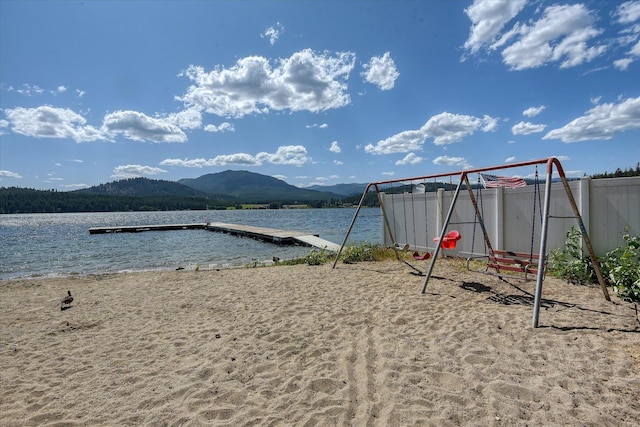 33348 Lakeview Ln, Valley, WA 99181 - water view featuring a mountain backdrop