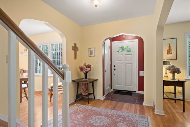 203 W 21st Ave, Spokane, WA 99203 - foyer entrance with arched walkways and wood finished floors