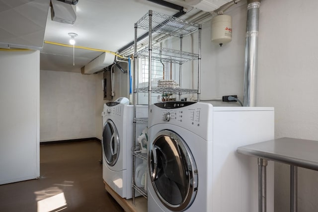 203 W 21st Ave, Spokane, WA 99203 - laundry room featuring washing machine and clothes dryer
