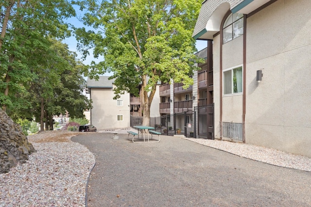 214 W 6th Ave Apt 201, Spokane, WA 99204 - view of yard