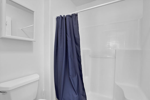 1707 E Vanetta Ave, Spokane, WA 99217 - full bath with a shower with shower curtain