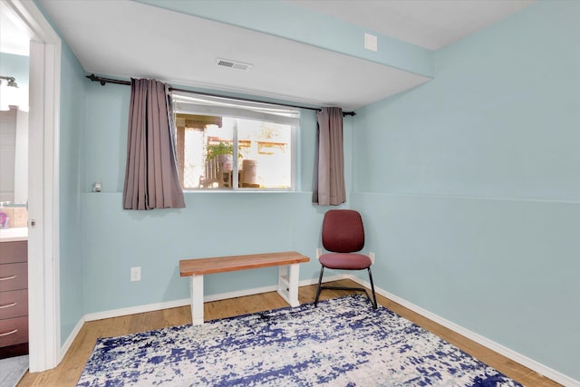 1707 E Vanetta Ave, Spokane, WA 99217 - sitting room featuring wood finished floors and baseboards