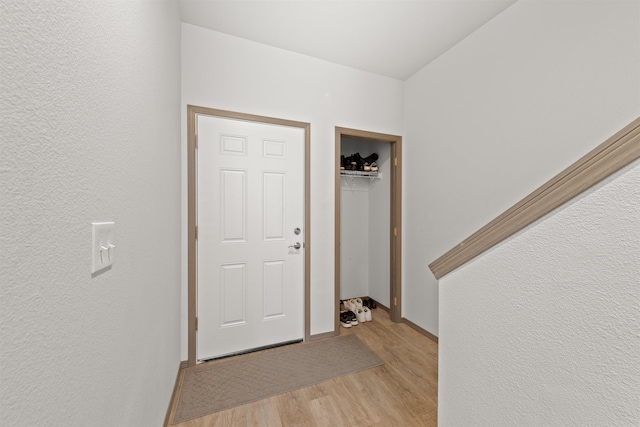 419 E E St, Deer Park, WA 99006 - foyer entrance featuring light wood-style floors and a textured wall