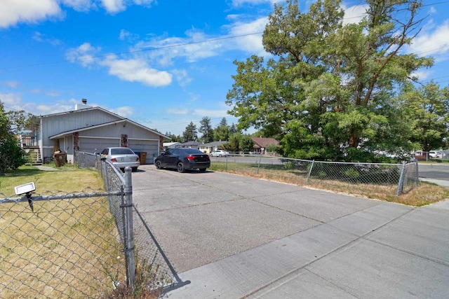 1526-1528 E Rowan Ave, Spokane, WA 99207 - view of front facade with driveway
