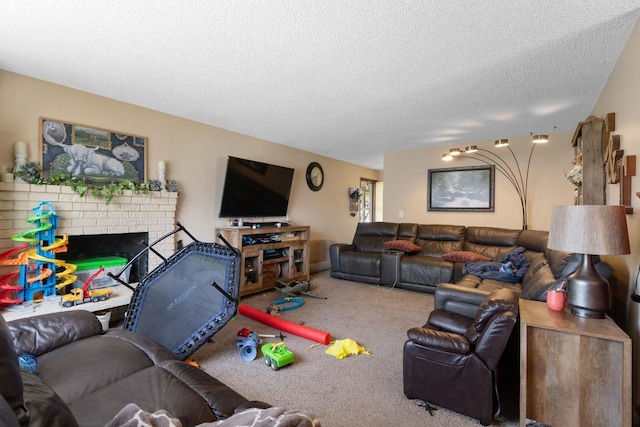 11816-11818 N Wall St, Spokane, WA 99218 - living area featuring carpet floors, a textured ceiling, and a fireplace