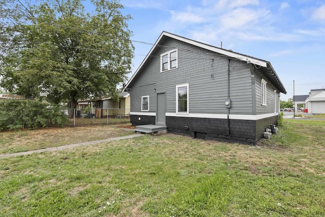 411 S Ferrall St, Spokane, WA 99202 - back of house with a yard