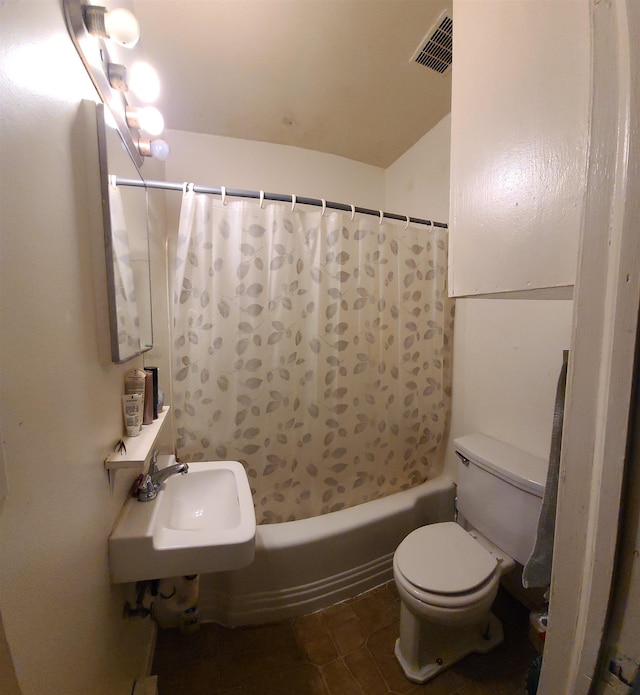 2613 W Gardner Ave, Spokane, WA 99201 - full bathroom with toilet and shower / tub combo
