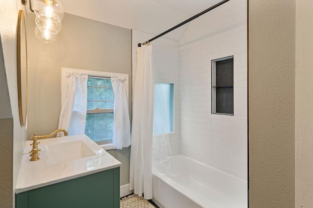2103 W 5th Ave, Spokane, WA 99201 - full bathroom featuring shower / tub combo and vanity