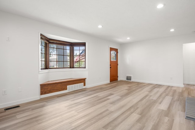 17 E 34th Ave, Spokane, WA 99203 - foyer featuring light wood-type flooring and recessed lighting