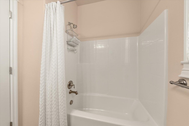 9302 W Floyd Dr, Cheney, WA 99004 - bathroom with shower / bath combination with curtain