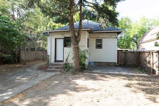 2514 4th Ave, Spokane, WA 99202 - back of property featuring entry steps