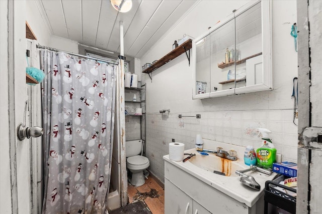 1111 W Main Ave, Chewelah, WA 99109 - bathroom featuring vanity, a shower with curtain, and wood finished floors
