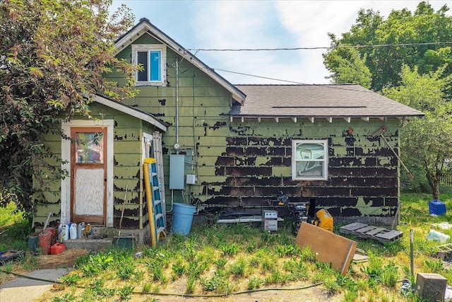 1111 W Main Ave, Chewelah, WA 99109 - view of front of property with roof with shingles