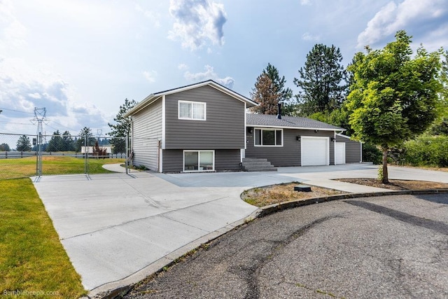 24404 E Roxanne Ave, Newman Lake, WA 99025 - view of front of home featuring driveway and a garage