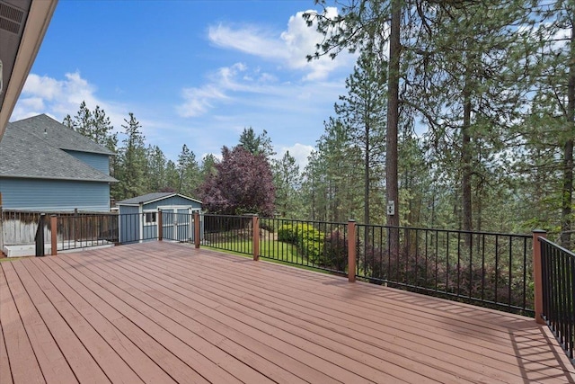15116 N Edencrest Dr, Spokane, WA 99208 - wooden deck with an outbuilding