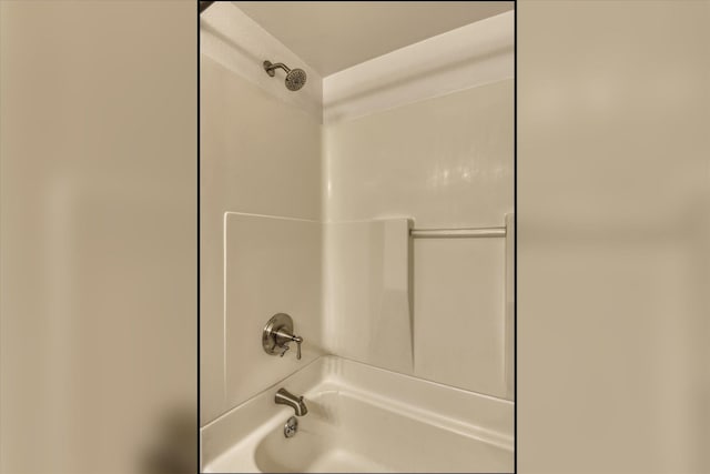 9405 N Normandie Ln, Spokane, WA 99218 - bathroom with bathing tub / shower combination