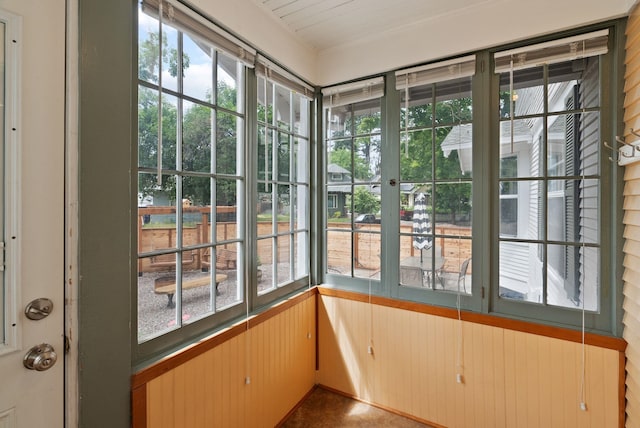 1315 N Hollis St, Spokane, WA 99201 - unfurnished sunroom with plenty of natural light