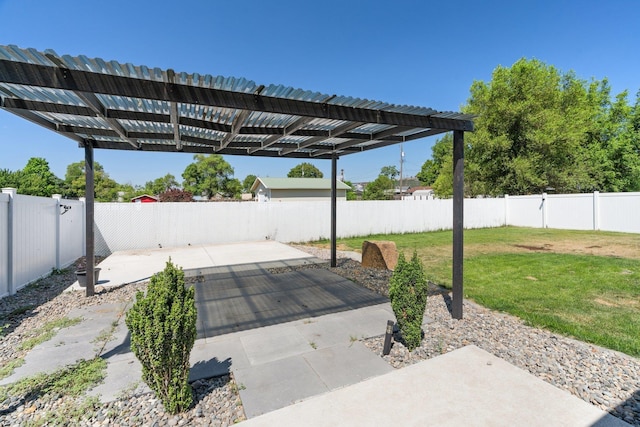 1819 N Center Ln, Spokane Valley, WA 99212 - fenced backyard with a patio