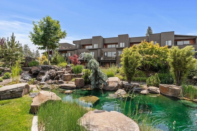 4408 E 23rd Ln, Spokane, WA 99223 - view of community with a small pond