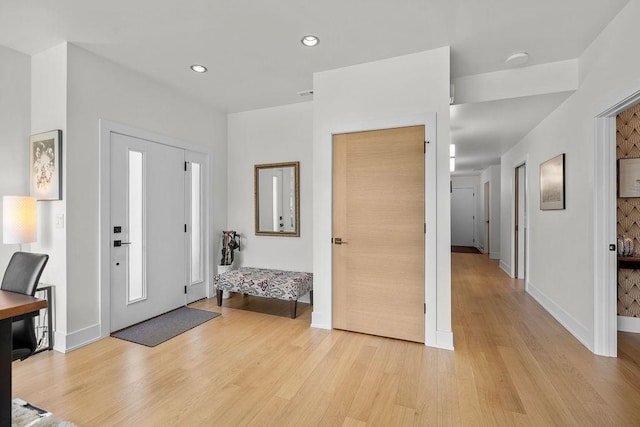 4408 E 23rd Ln, Spokane, WA 99223 - foyer featuring light wood-style floors and recessed lighting