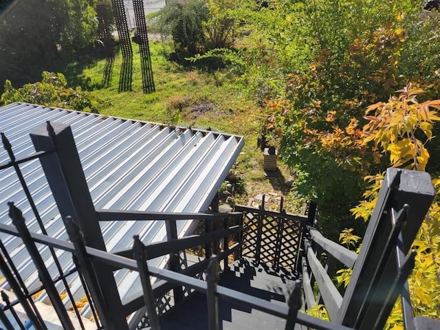 1528 E Boone Ave, Spokane, WA 99202 - view of wooden deck