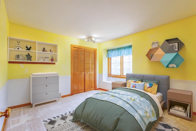 10207 N Comanche Dr, Spokane, WA 99208 - carpeted bedroom featuring a closet