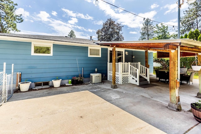 224 W Hoerner Ave, Spokane, WA 99218 - rear view of property featuring a patio