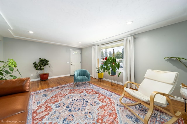 224 W Hoerner Ave, Spokane, WA 99218 - living area featuring wood finished floors and recessed lighting