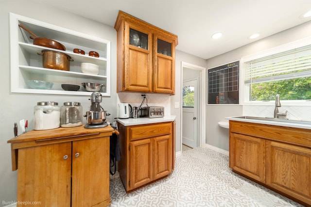 224 W Hoerner Ave, Spokane, WA 99218 - bar with backsplash and recessed lighting