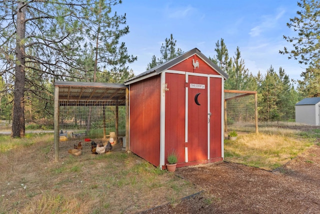3 W Montgomery Rd, Deer Park, WA 99006 - view of poultry coop with a carport