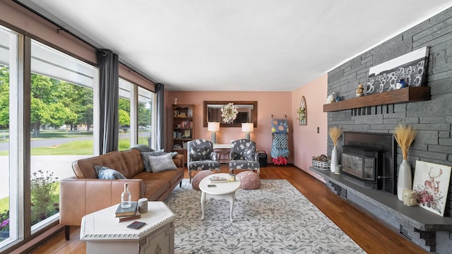 709 W Clay Ave, Chewelah, WA 99109 - living area featuring wood finished floors