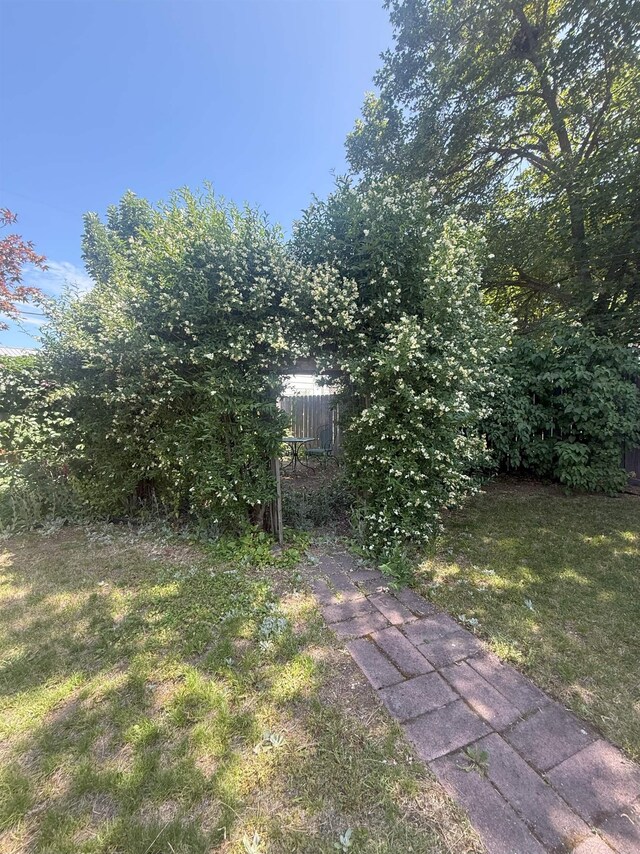3308 W Kiernan Ave, Spokane, WA 99205 - view of yard