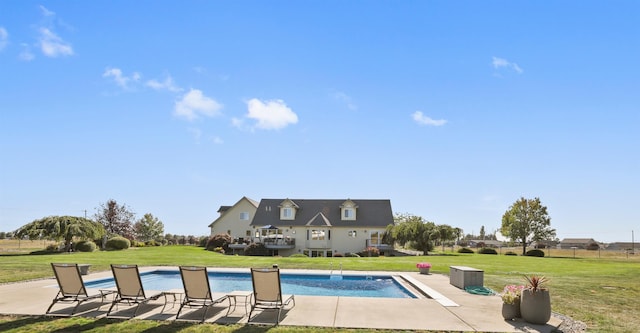 2804 W Johannsen Rd, Spokane, WA 99208 - outdoor pool featuring a yard and a patio area