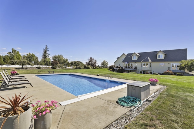 2804 W Johannsen Rd, Spokane, WA 99208 - swimming pool featuring a lawn and a patio area