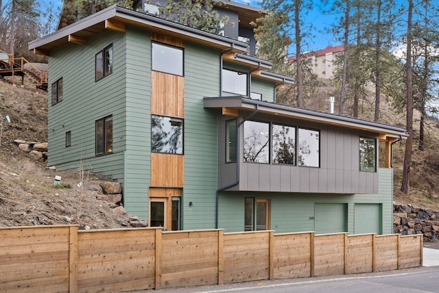 2435 W Riverside Ave, Spokane, WA 99201 - view of front of property with a garage