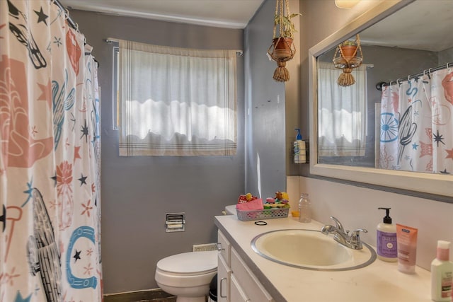 2804 E Marshall Ave, Spokane, WA 99207 - bathroom with vanity and curtained shower