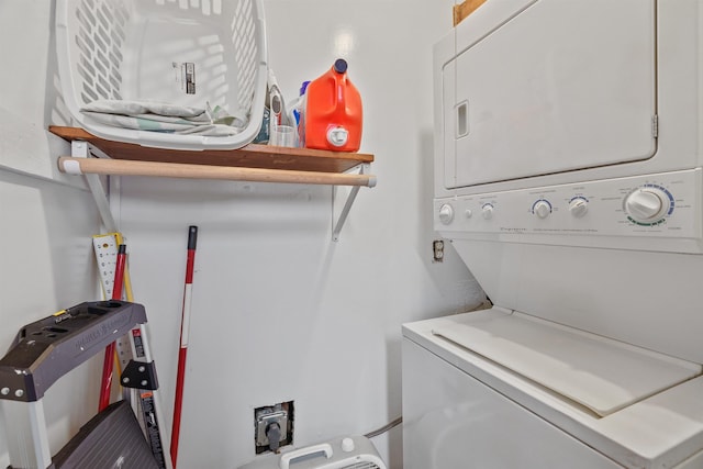 45 E Euclid Ave, Spokane, WA 99207 - washroom featuring stacked washer / dryer