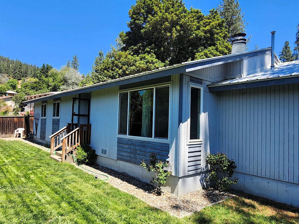 732 N Maple St, Colville, WA 99114 - photo 1