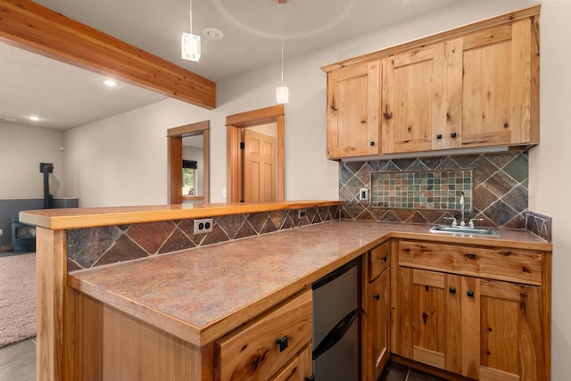 9510 N Doak Rd, Spokane, WA 99217 - kitchen featuring a peninsula, decorative backsplash, beamed ceiling, recessed lighting, and hanging light fixtures