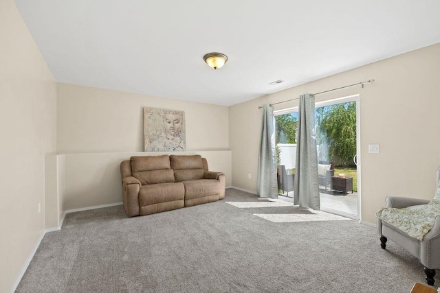 8910 N Oak St, Spokane, WA 99208 - living area with carpet